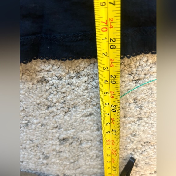 Free People size L cutout blouse in navy size L great used condition - Picture 15 of 16